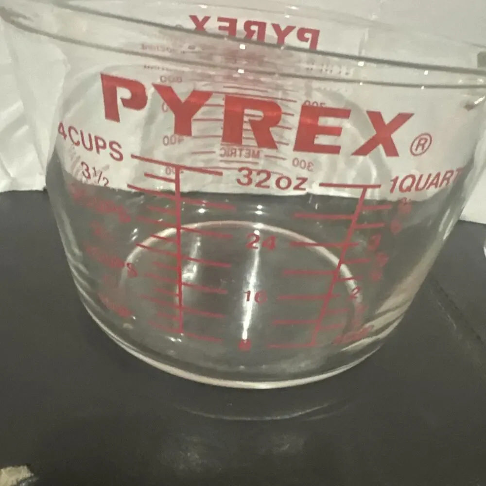Pyrex 4 Cup 1 Quart 32 Oz Glass Measuring Cup Red Lettering Kitchen Bakeware
